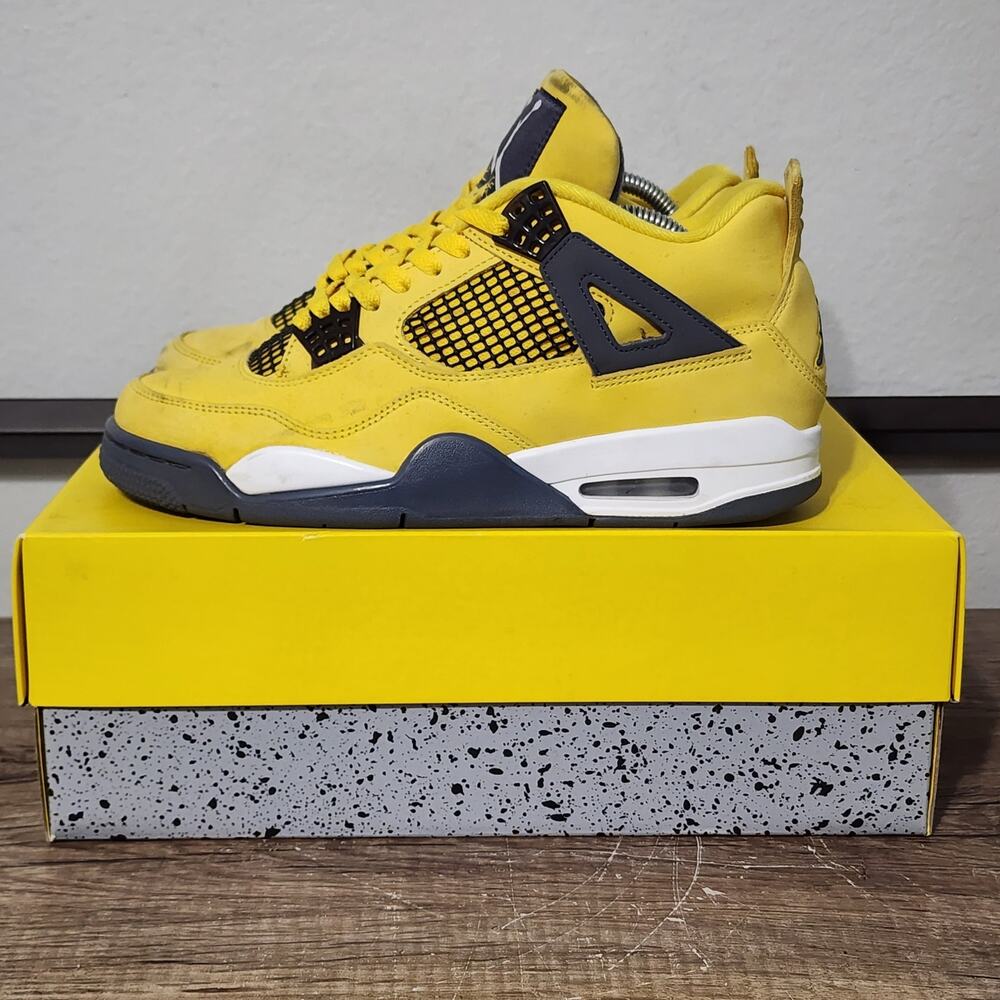 Air Jordan 4 Retro Men's Athletic Basketball Shoes Sneakers Size 8.5 Lightning